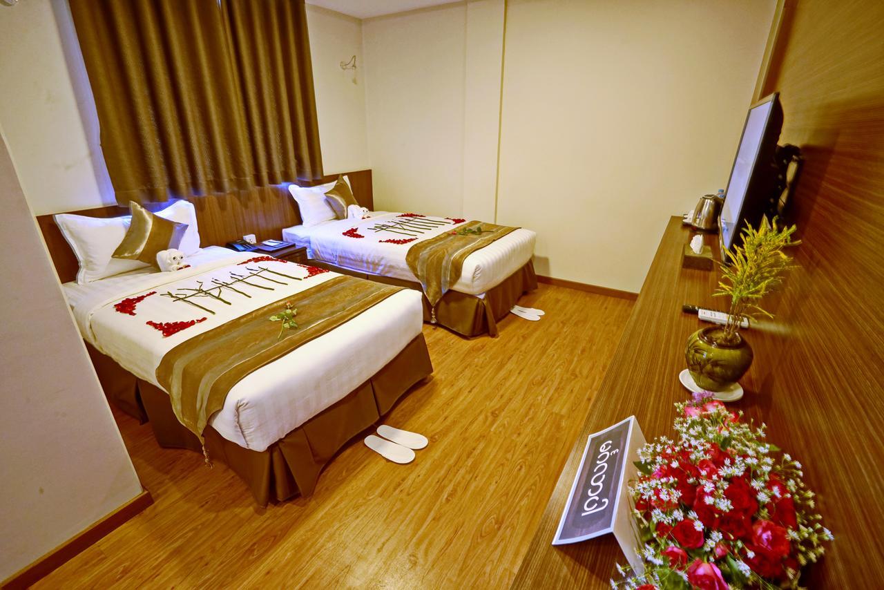 Sanctuary Hotel Mandalay Esterno foto