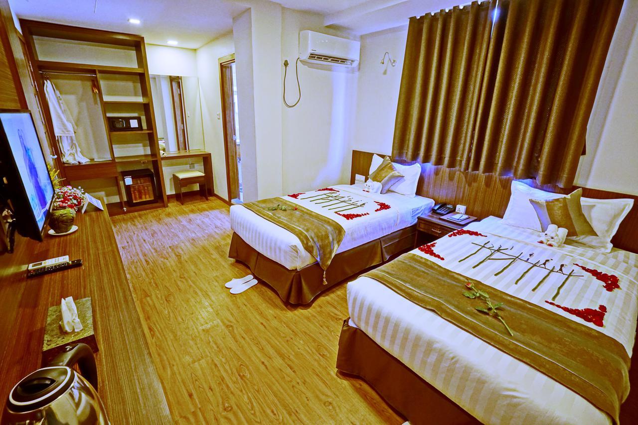 Sanctuary Hotel Mandalay Esterno foto