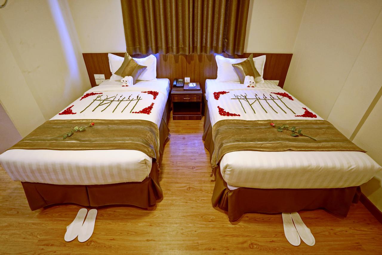Sanctuary Hotel Mandalay Esterno foto