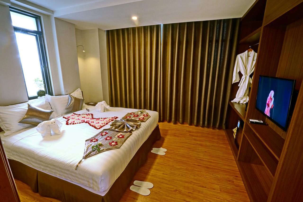 Sanctuary Hotel Mandalay Esterno foto