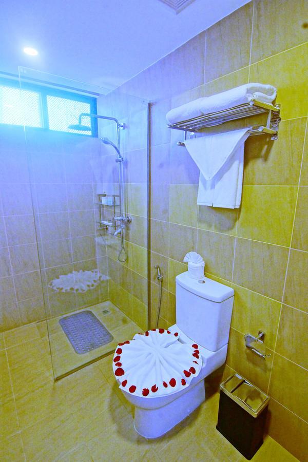 Sanctuary Hotel Mandalay Esterno foto