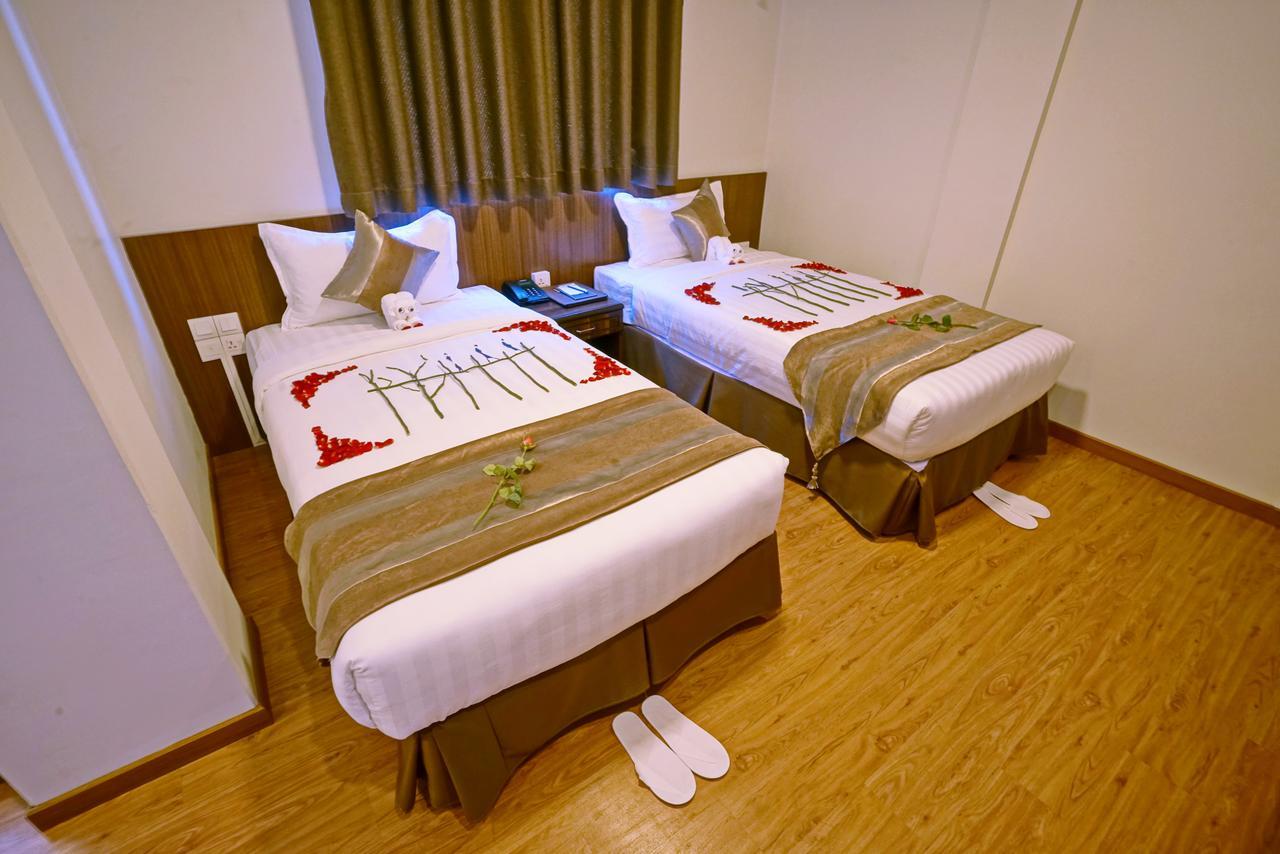 Sanctuary Hotel Mandalay Esterno foto