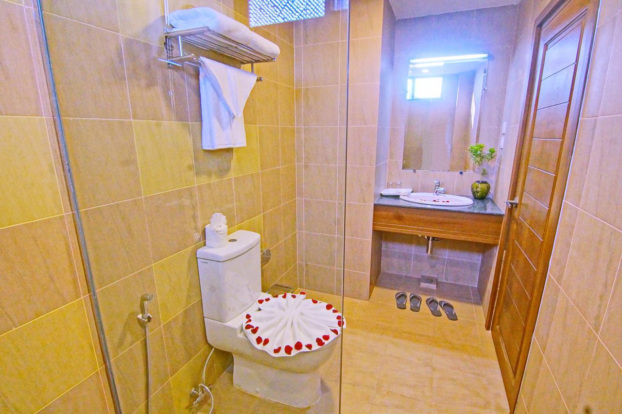 Sanctuary Hotel Mandalay Esterno foto