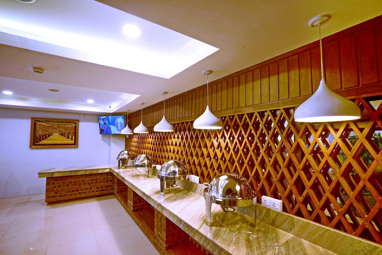 Sanctuary Hotel Mandalay Esterno foto