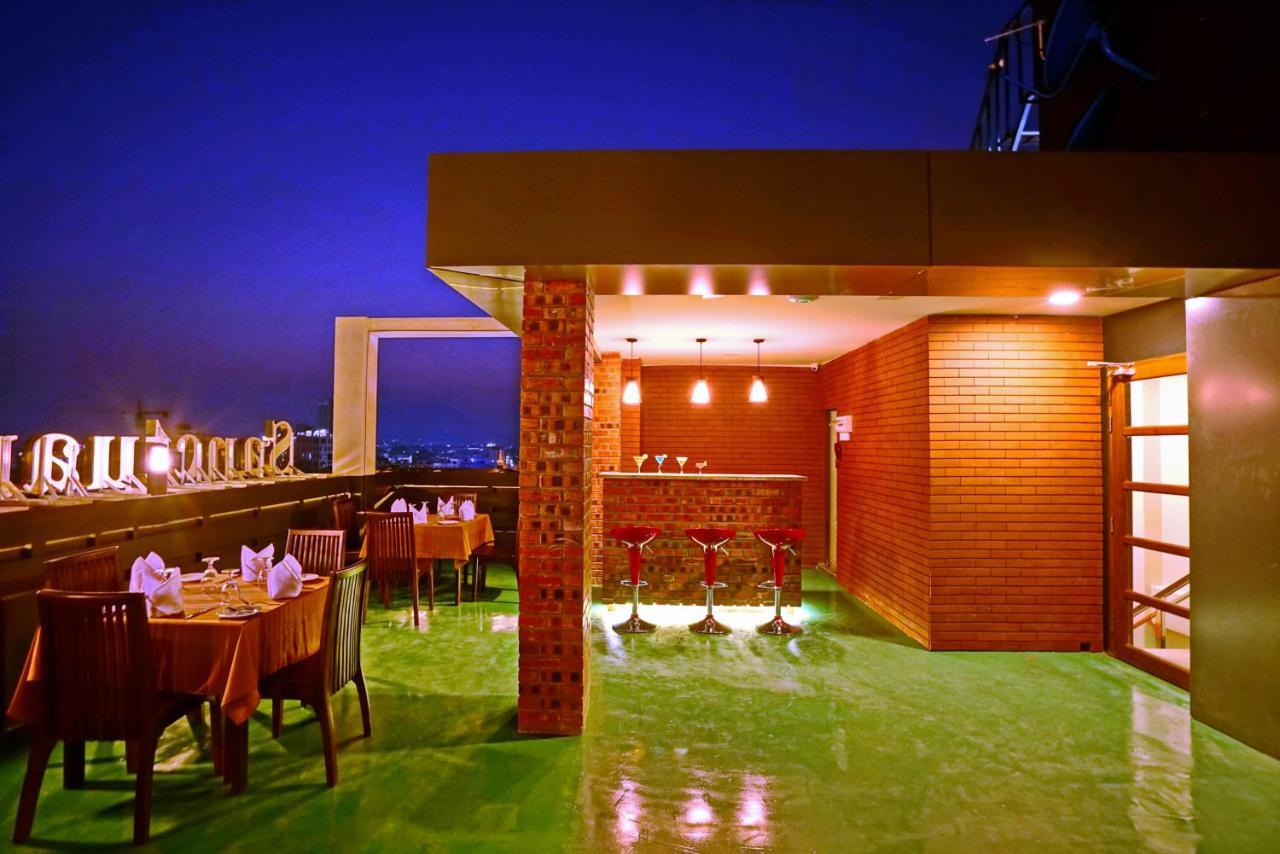 Sanctuary Hotel Mandalay Esterno foto